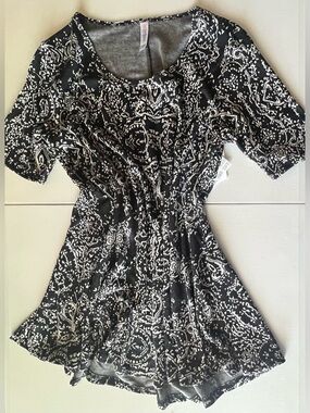 Lularoe Perfect Tee - Size Small